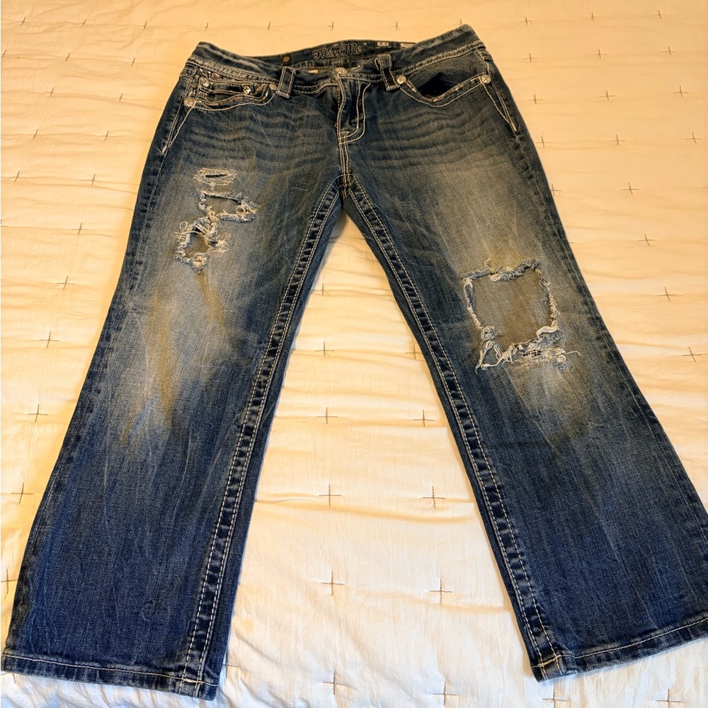 Miss Me Blue EUC Distressed Crop Jeans